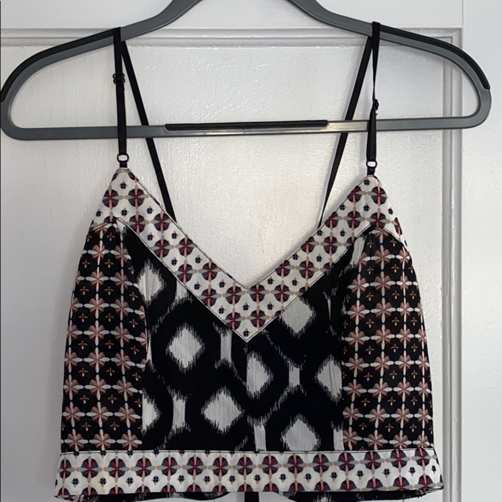Pattern blocking tank top with adjustable straps